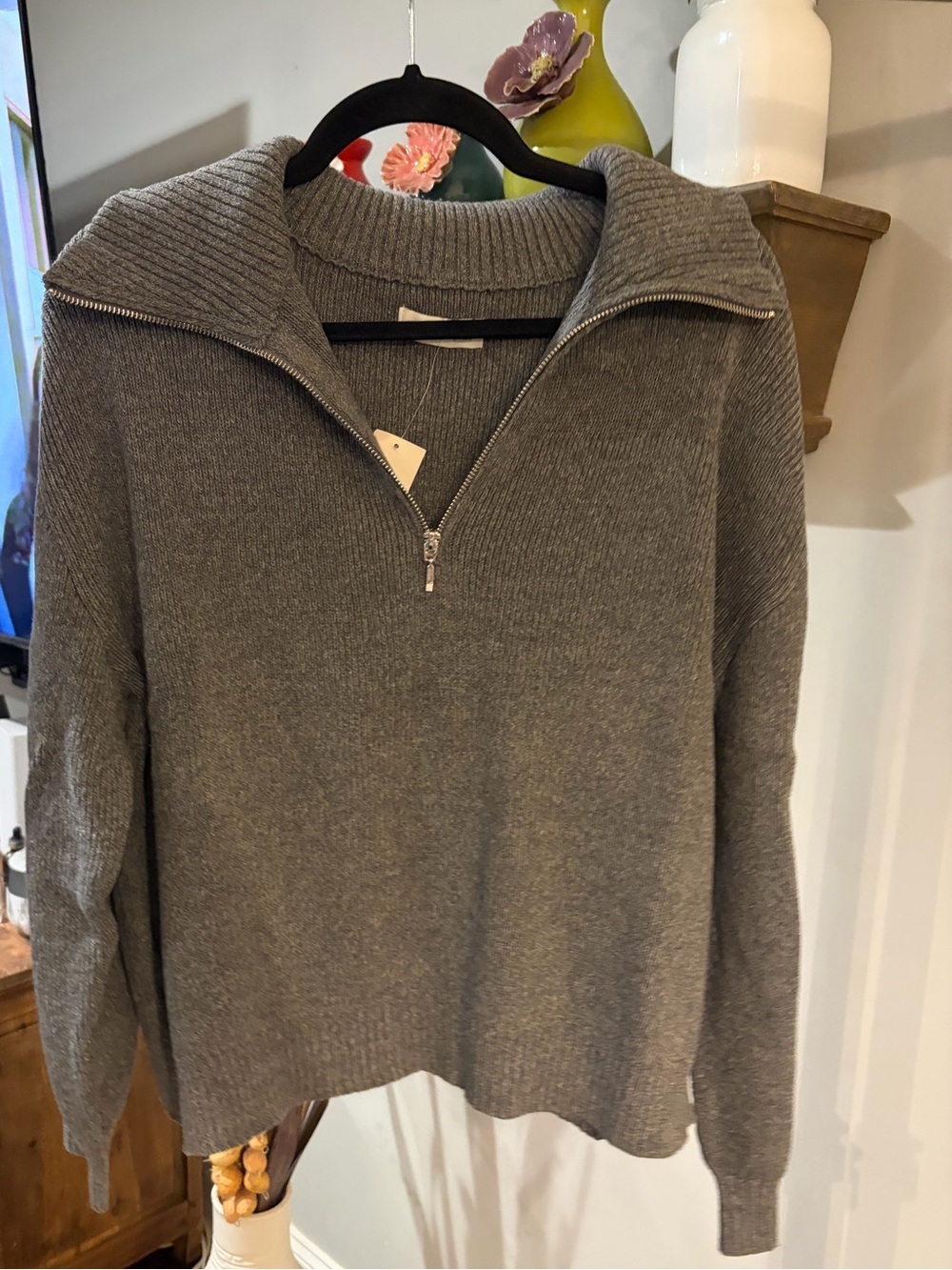 NWT ✨ Hollister Gray Zip-Neck Women's Sweater size medium